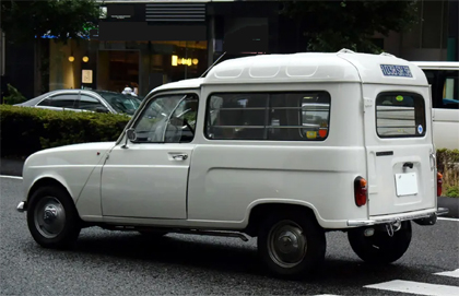 renault4-01